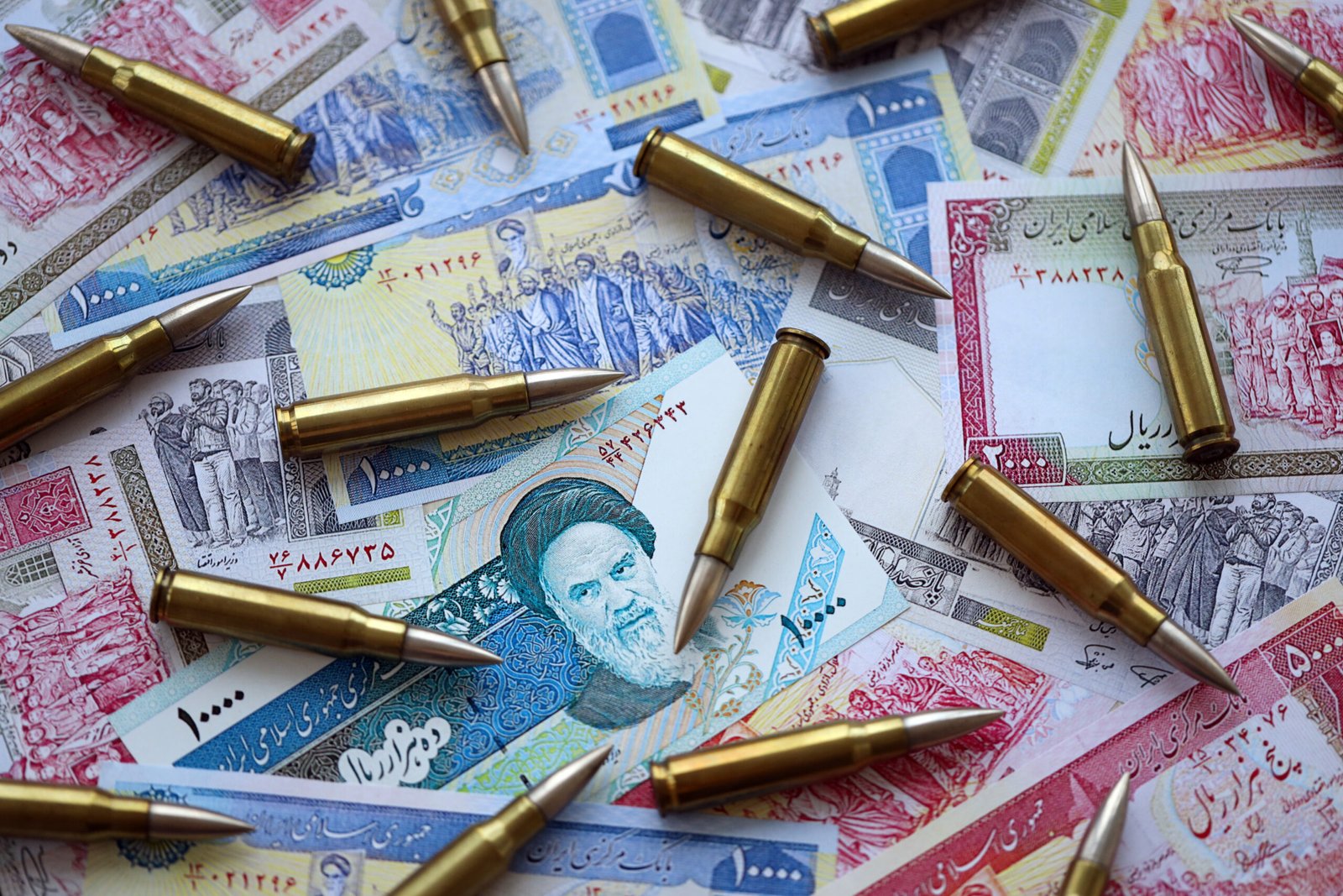 כך איראן מעבירה מזוודות כסף לחיזבאללה ו"העמותה" השיעית שמעורבת